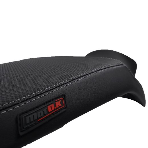 MOTO.K BLACK COMFORT SEAT + EMBROIDERY LOGO + PROSTATE SPACE FOR YAMAHA MT-07 TRACER