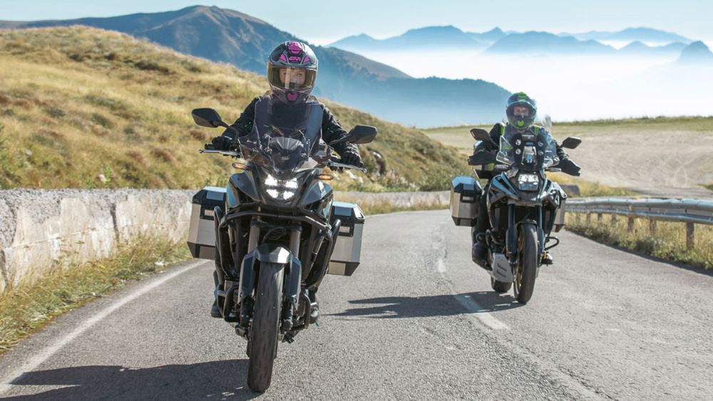 Οδηγός αγοράς: Τι αποσκευές χρειάζομαι για εκδρομές με μηχανή