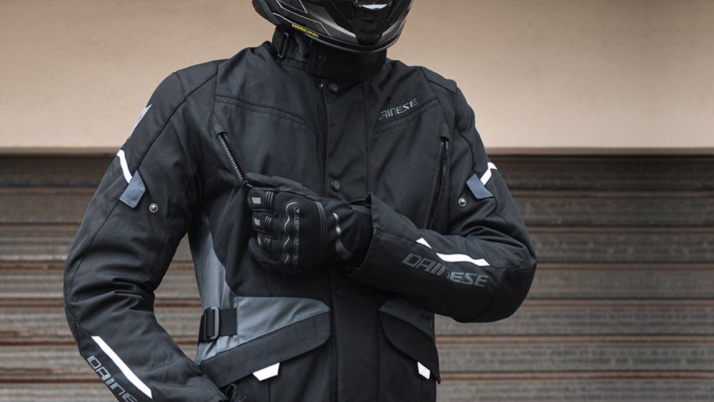 Τα καλύτερα χειμερινά μπουφάν μηχανής για το 2024