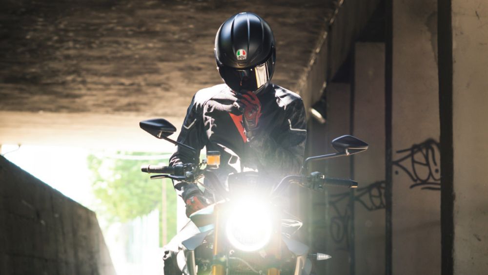 Τα καλύτερα καλοκαιρινά μπουφάν μηχανής για το 2025