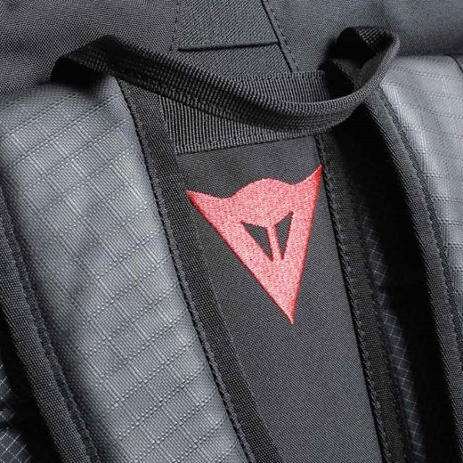 DAINESE D-THROTTLE BACKPACK 27,9L STEALTH-BLACK