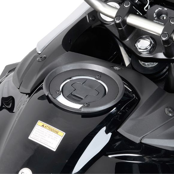 GIVI BF01 ΒΑΣΗ ΣΑΚΙΔΙΟΥ ΡΕΖΕΡΒΟΥΑΡ SUZUKI